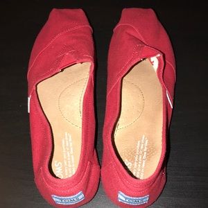Toms